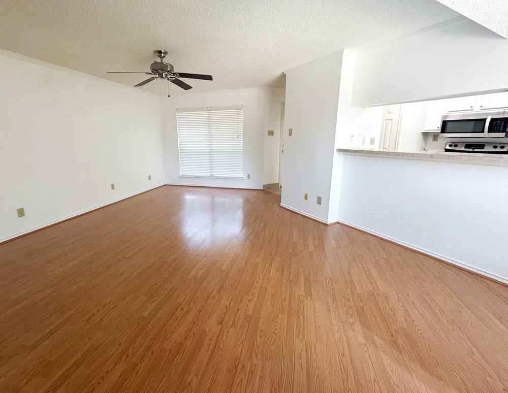 16301 Ledgemont Lane #273B Addison, TX 75001