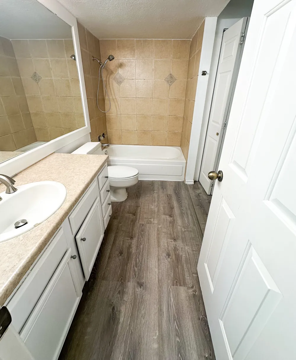 16301 Ledgemont Lane #273B Addison, TX 75001