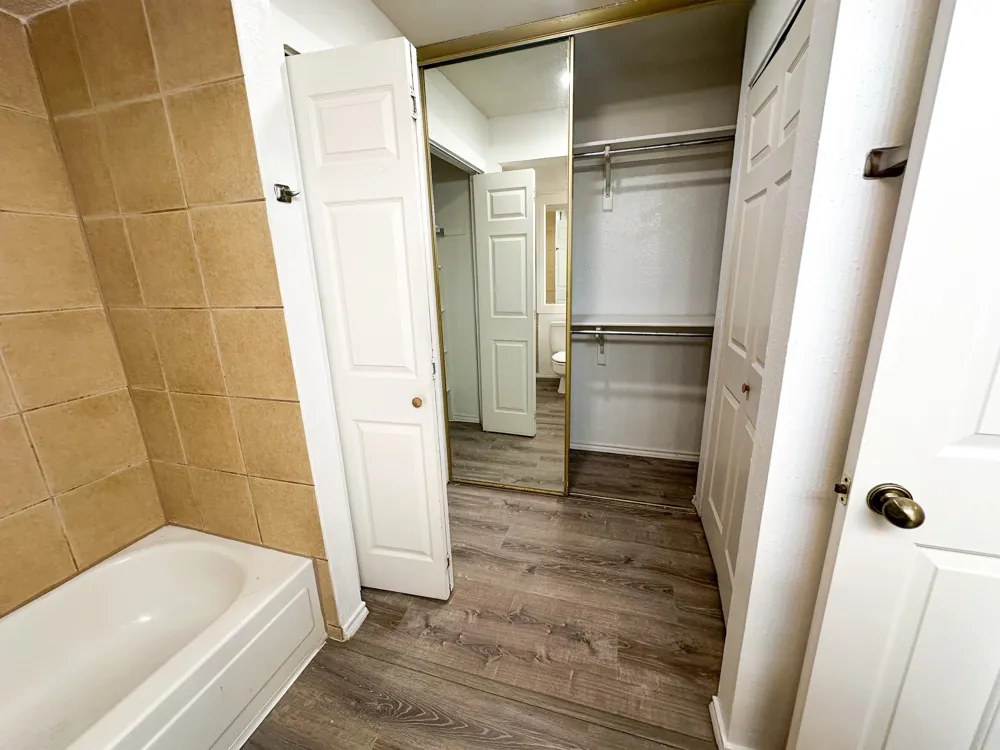 16301 Ledgemont Lane #273B Addison, TX 75001