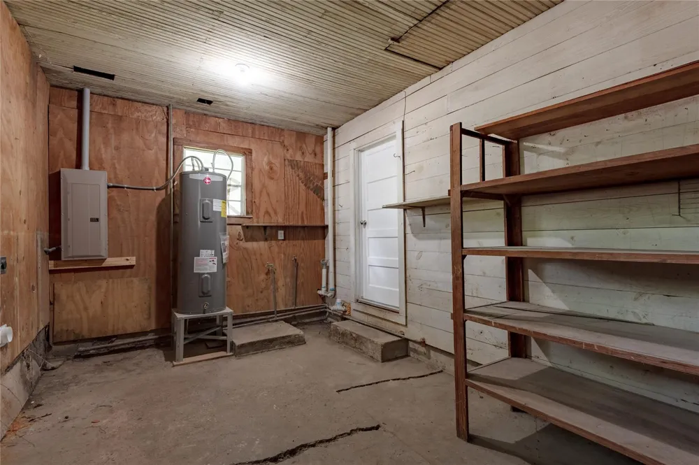 1107 W Dogwood Street Woodville, TX 75979