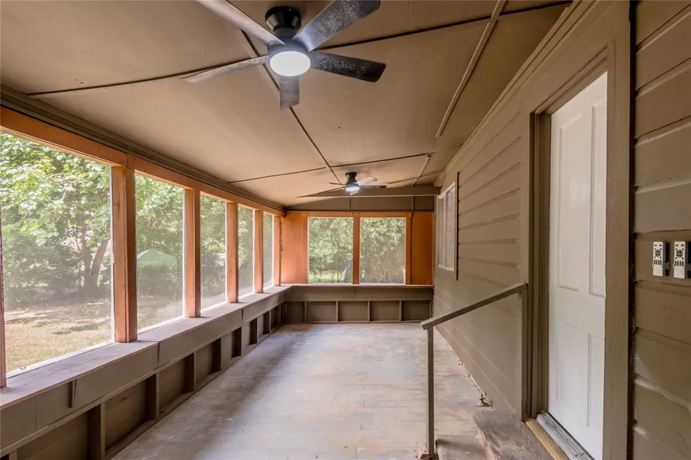 1107 W Dogwood Street Woodville, TX 75979