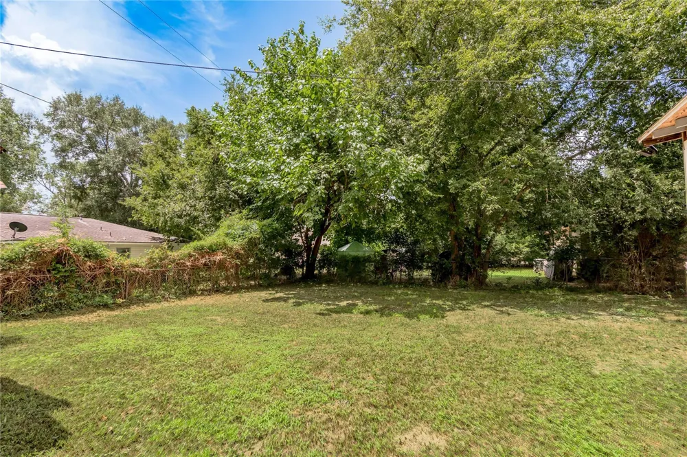 1107 W Dogwood Street Woodville, TX 75979