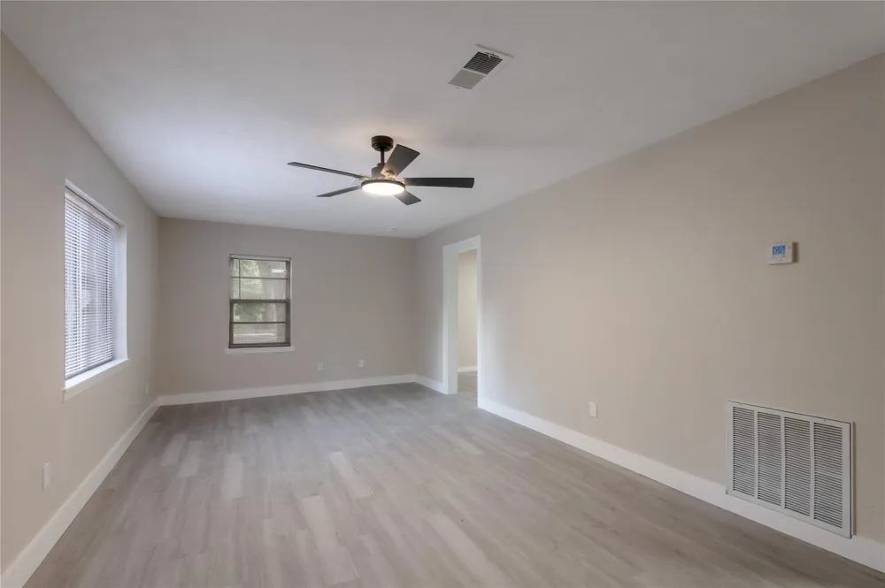 1107 W Dogwood Street Woodville, TX 75979