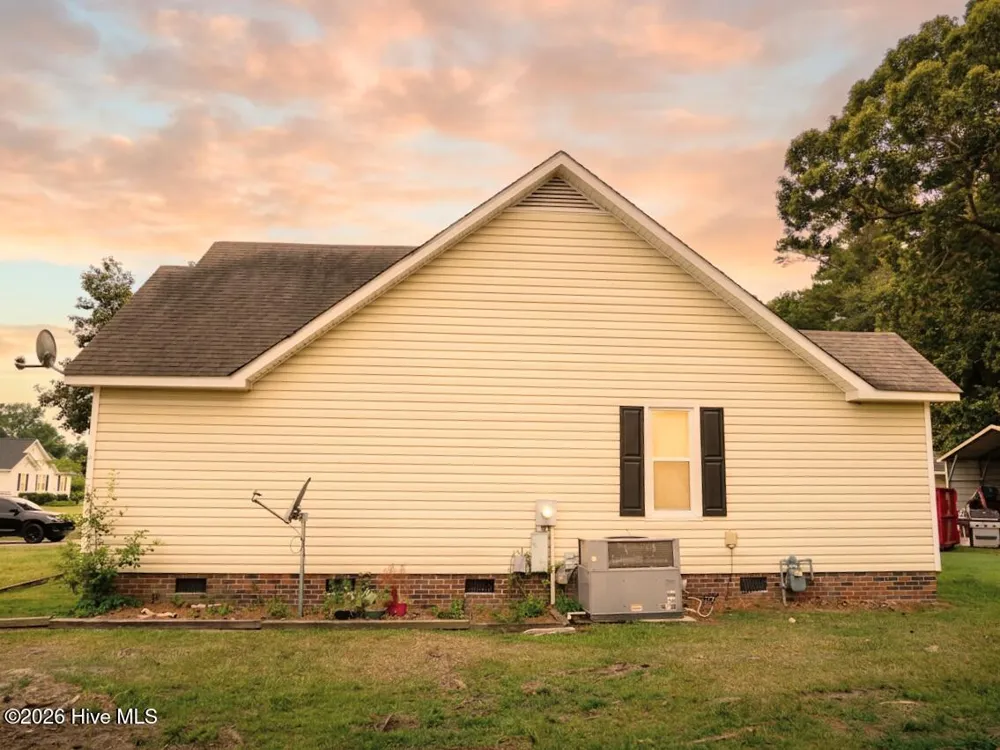 4212 West Prince Road Farmville, NC 27828
