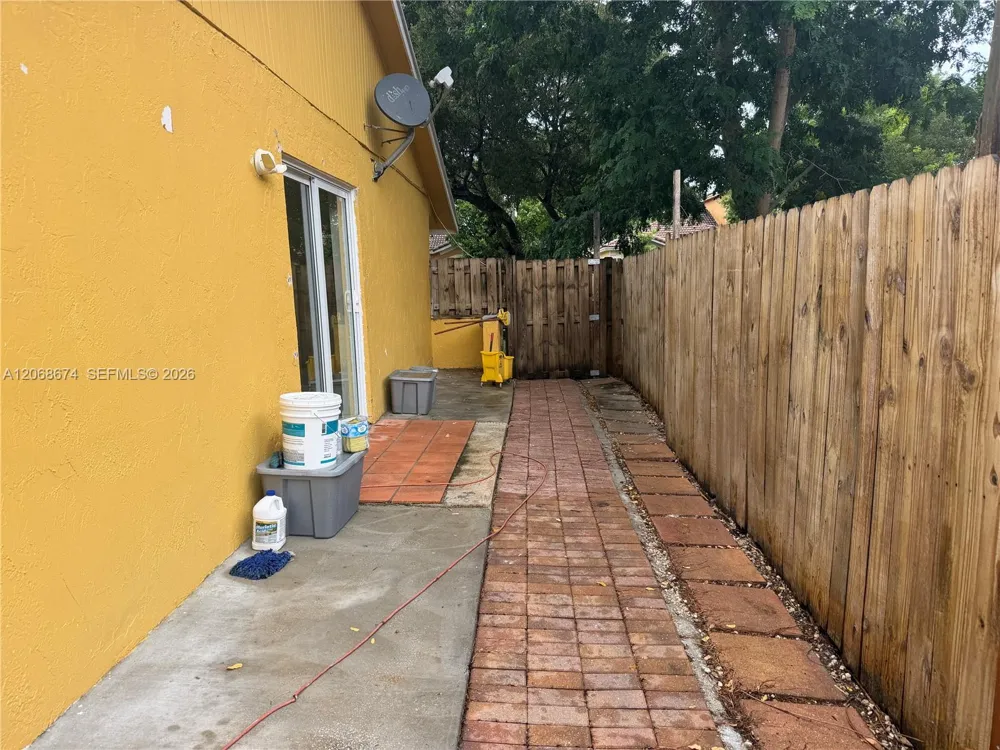 70 SW 14th Ter Homestead, FL 33030