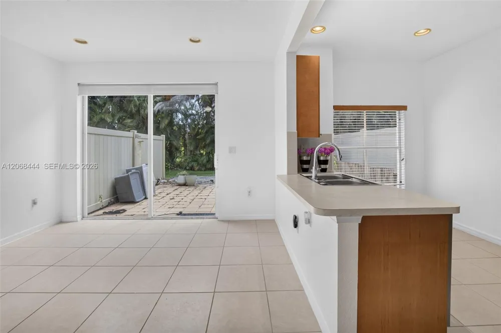 218 Lake Monterey Cir Boynton Beach, FL 33426