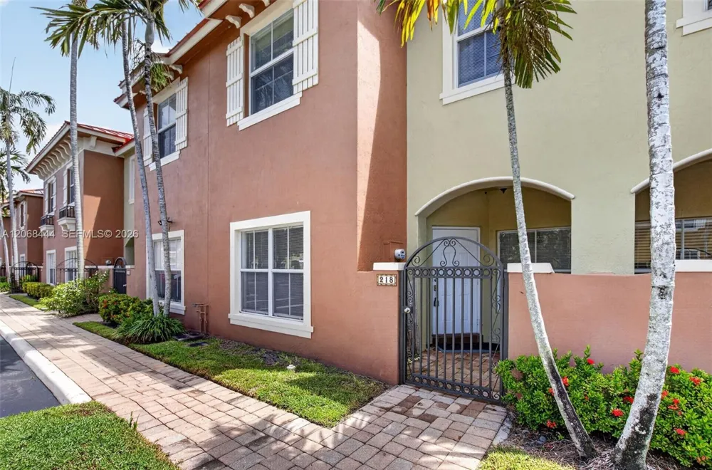 218 Lake Monterey Cir Boynton Beach, FL 33426