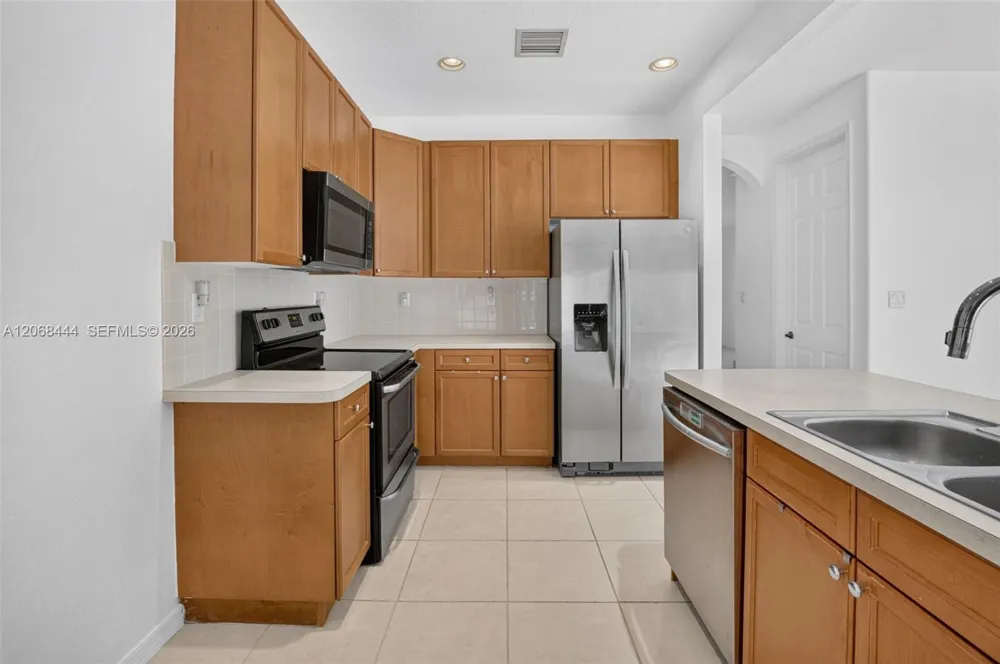 218 Lake Monterey Cir Boynton Beach, FL 33426