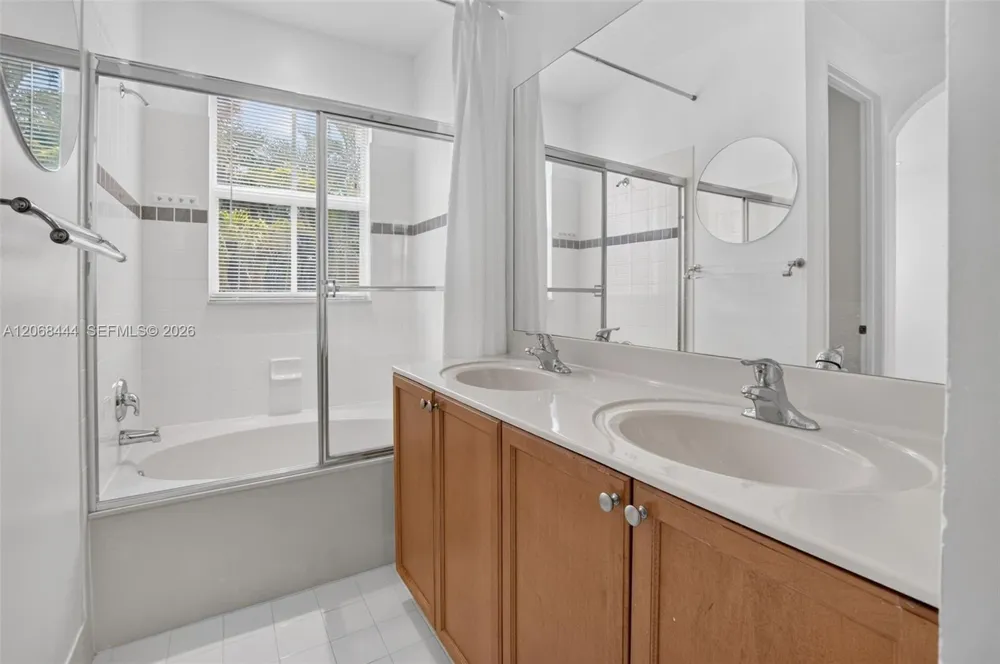 218 Lake Monterey Cir Boynton Beach, FL 33426