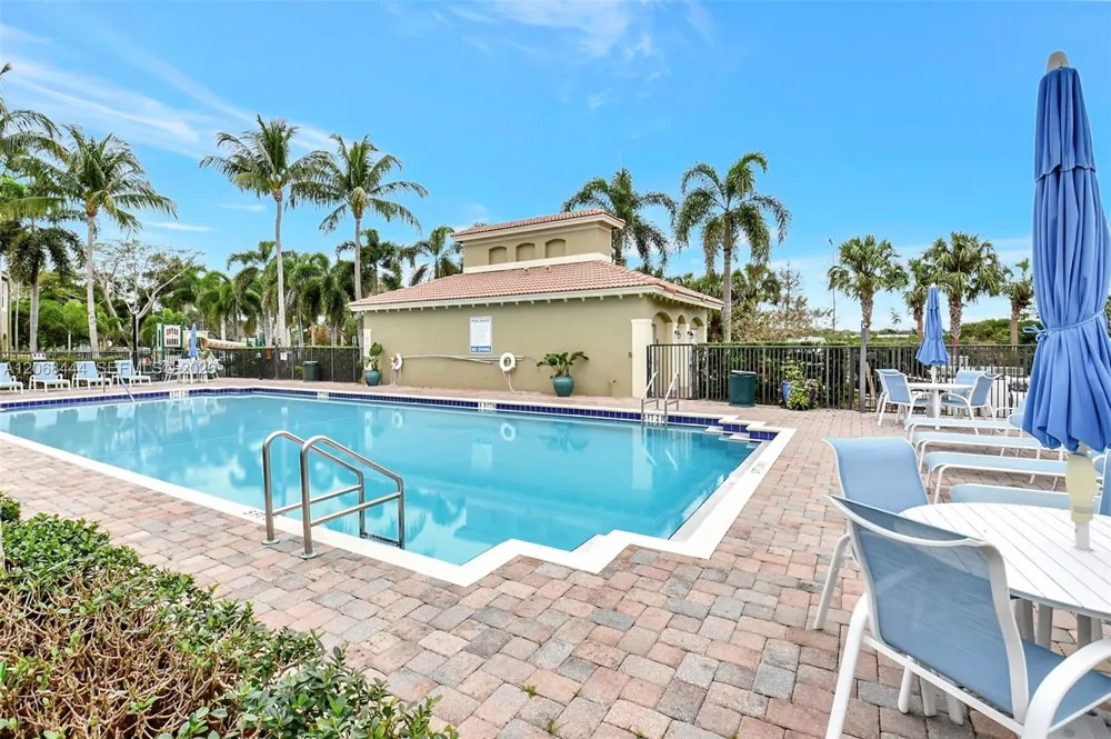 218 Lake Monterey Cir Boynton Beach, FL 33426