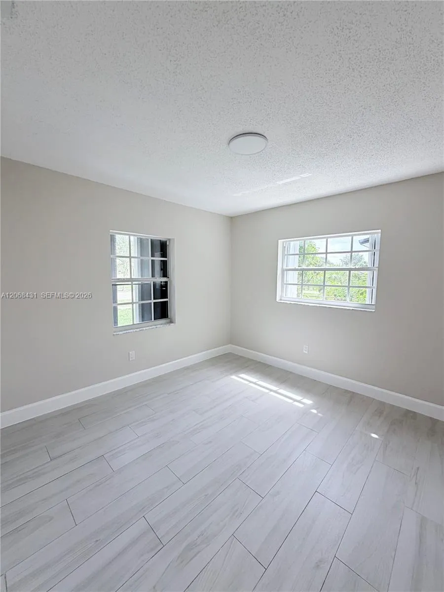 4492 NW 180th St Miami Gardens, FL 33055