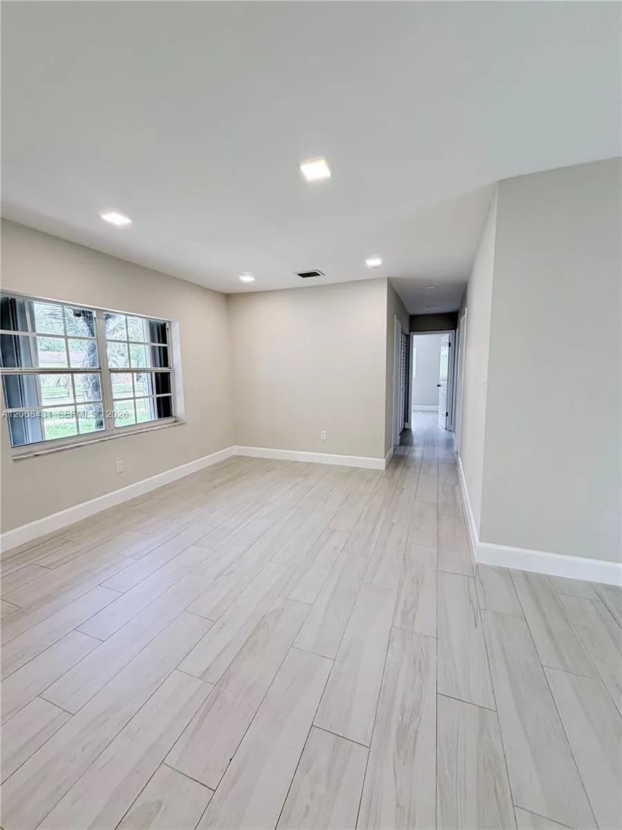 4492 NW 180th St Miami Gardens, FL 33055