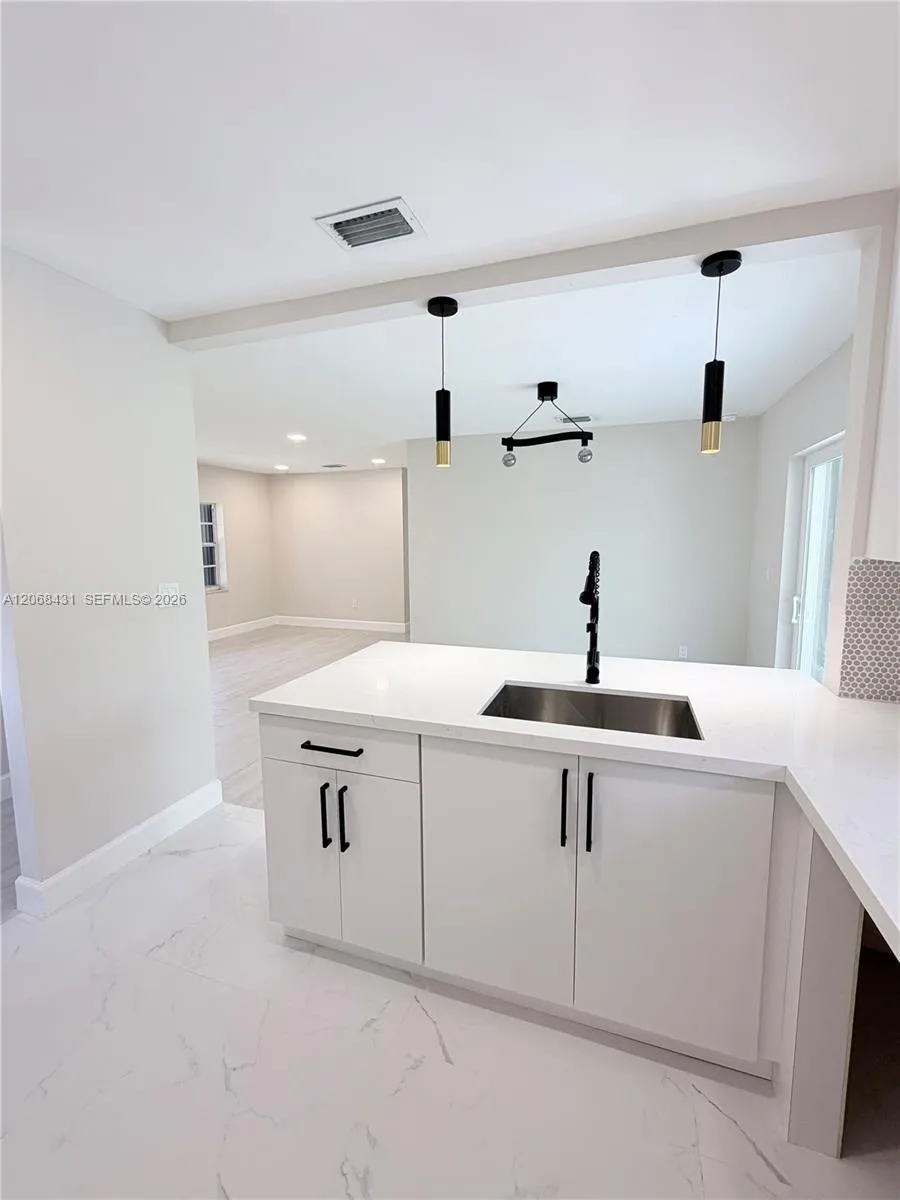 4492 NW 180th St Miami Gardens, FL 33055