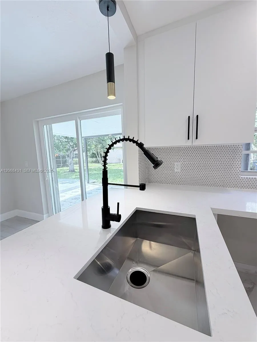 4492 NW 180th St Miami Gardens, FL 33055