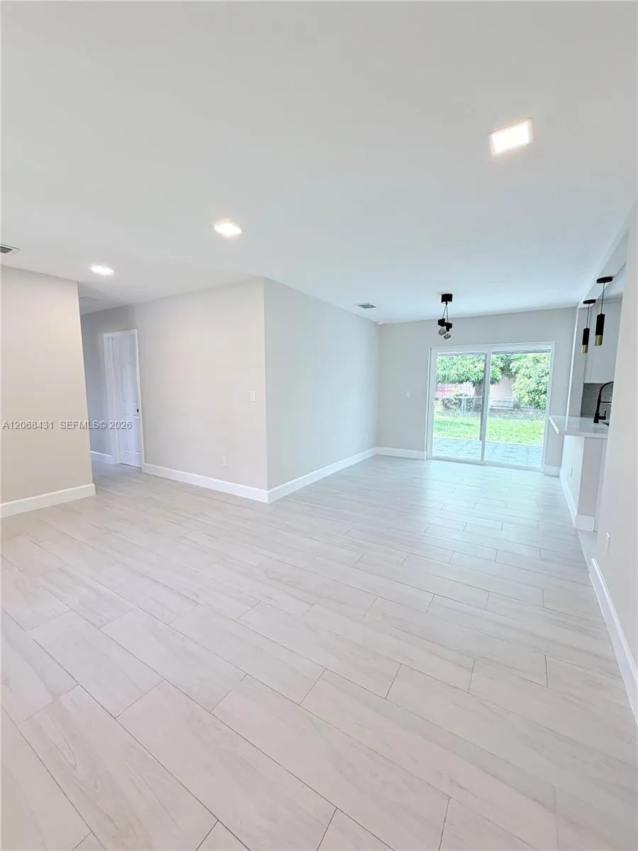 4492 NW 180th St Miami Gardens, FL 33055