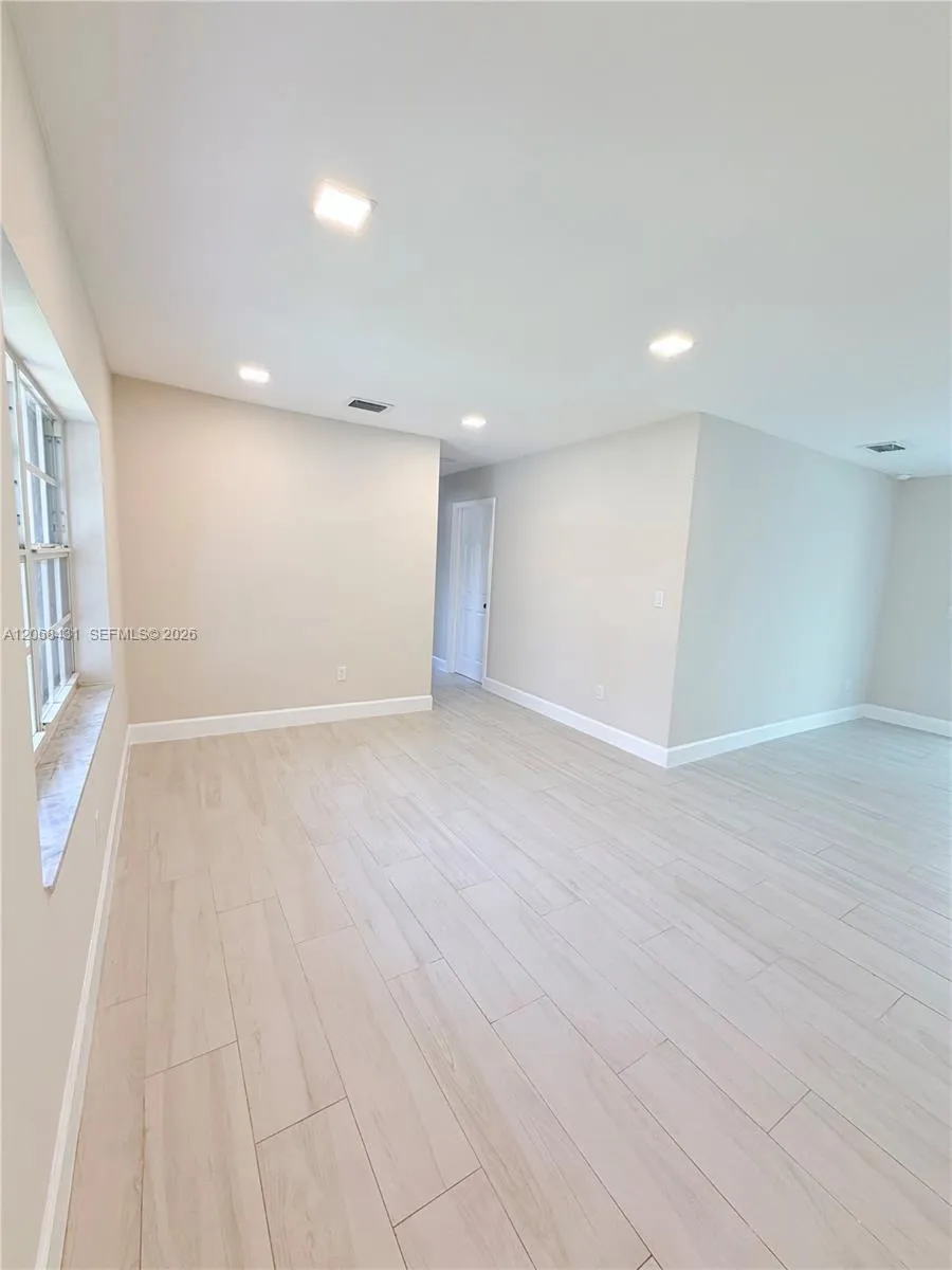 4492 NW 180th St Miami Gardens, FL 33055