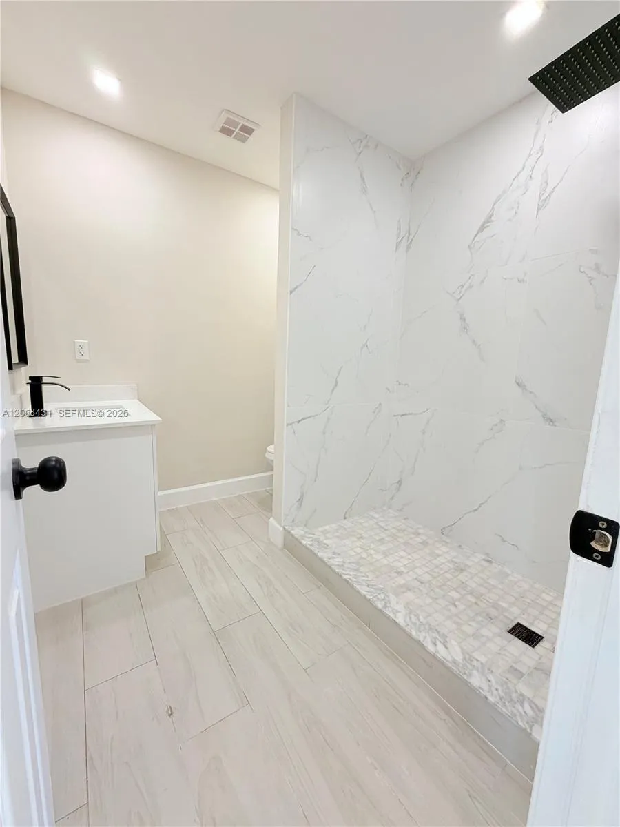 4492 NW 180th St Miami Gardens, FL 33055