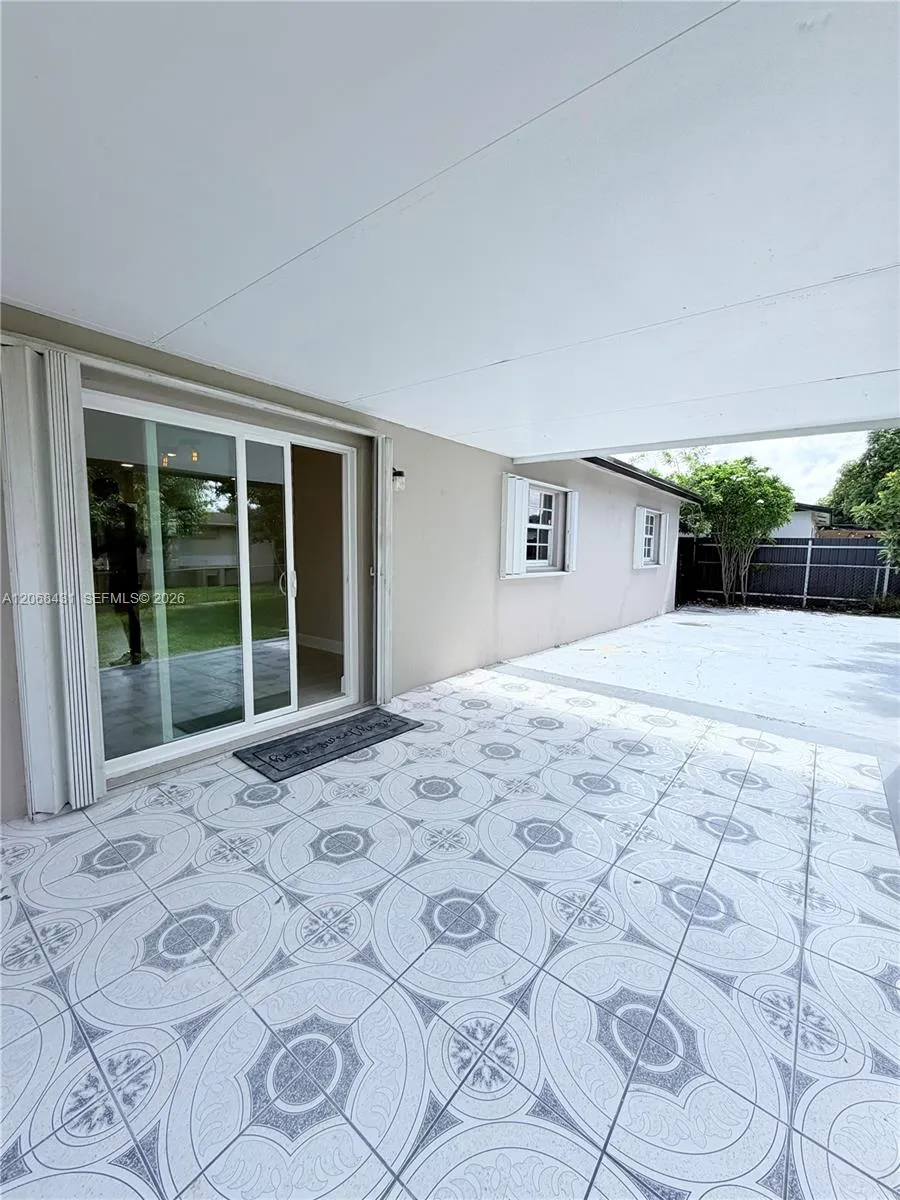 4492 NW 180th St Miami Gardens, FL 33055