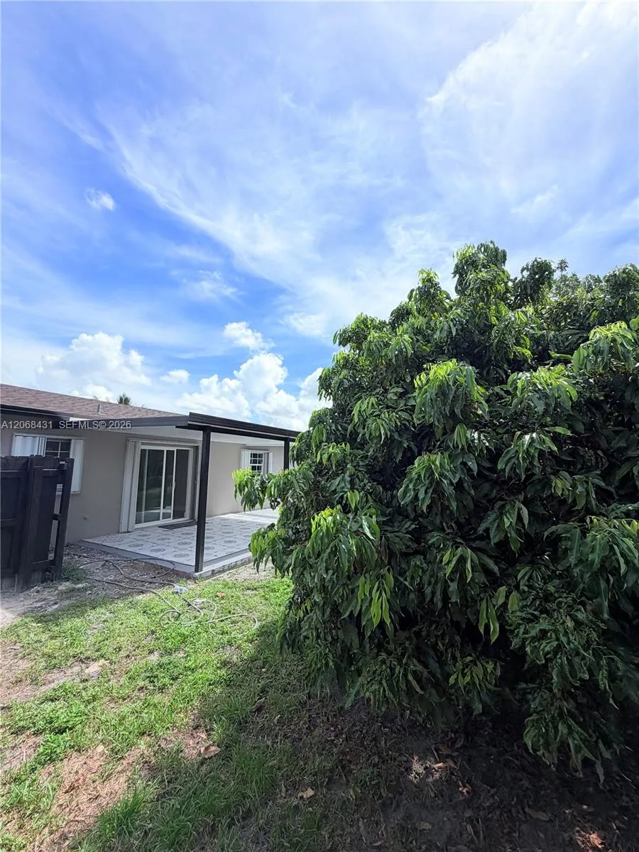 4492 NW 180th St Miami Gardens, FL 33055