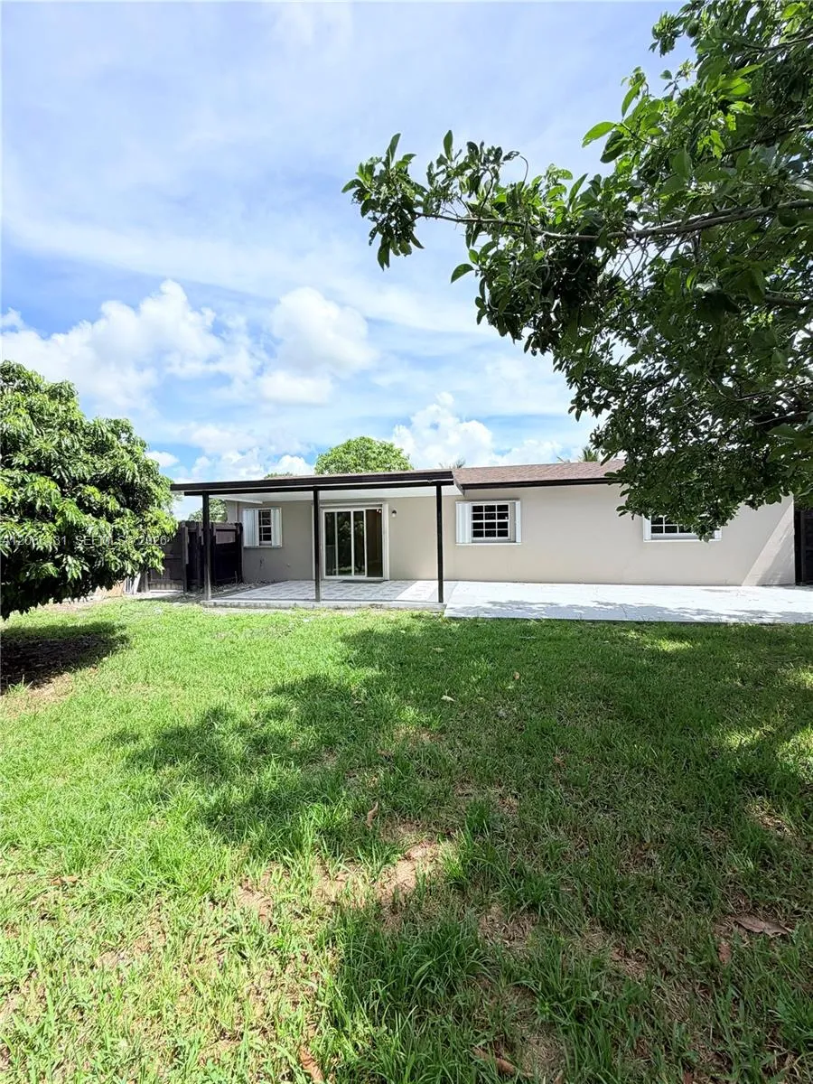 4492 NW 180th St Miami Gardens, FL 33055