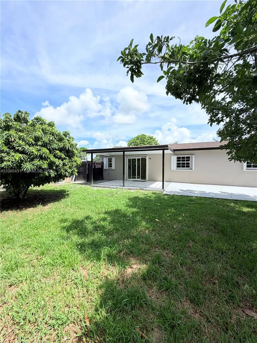 4492 NW 180th St Miami Gardens, FL 33055