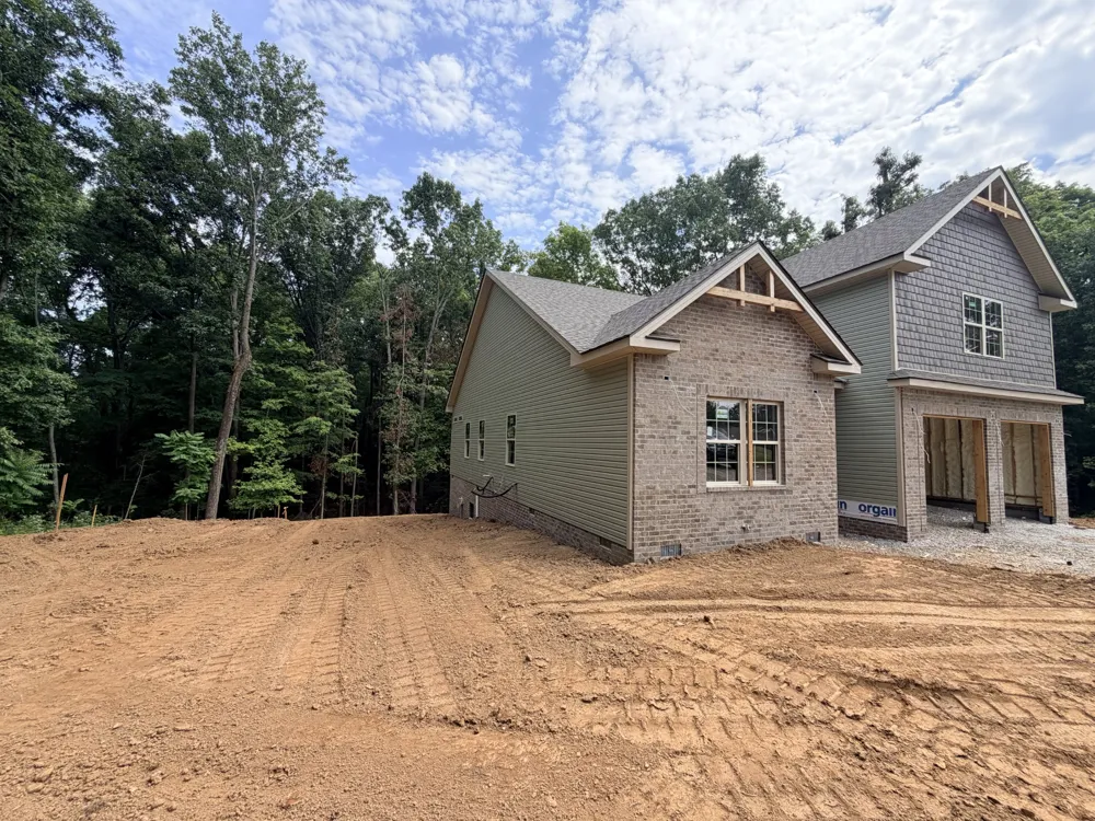 4447 Baggett Hollow Rd Cunningham, TN 37052