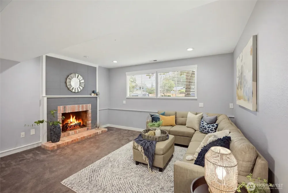 5115 Monticello Drive Edmonds, WA 98026