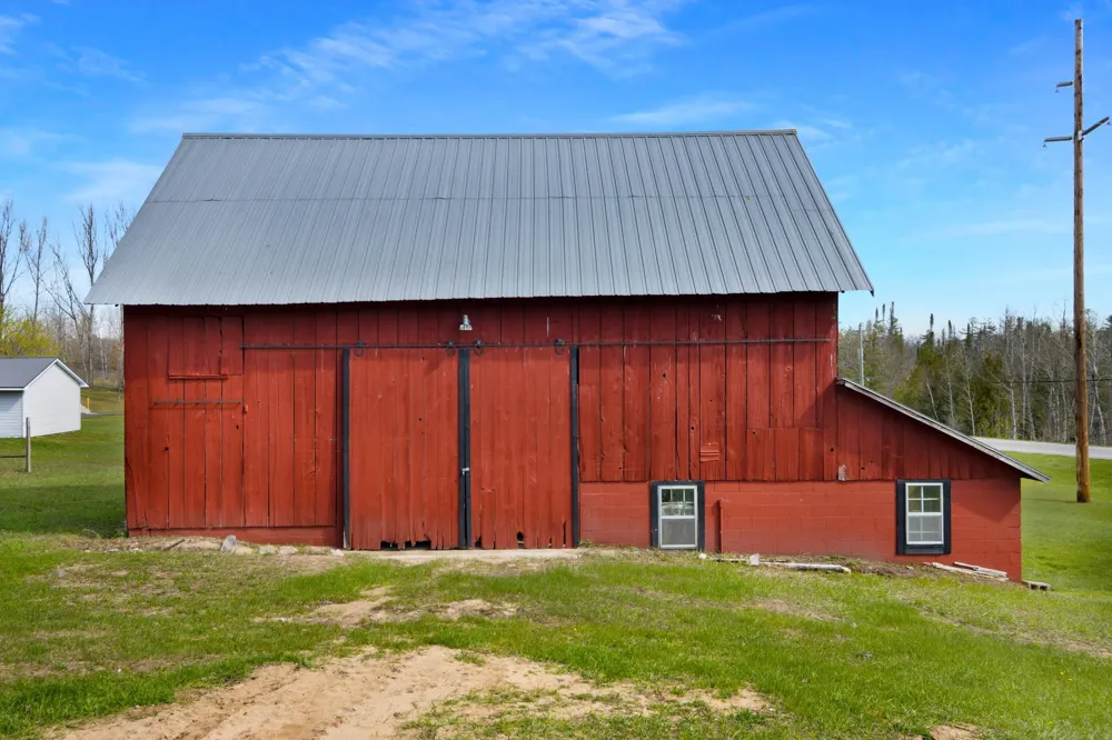 2768 S Center Highway Bingham Township, MI 49682