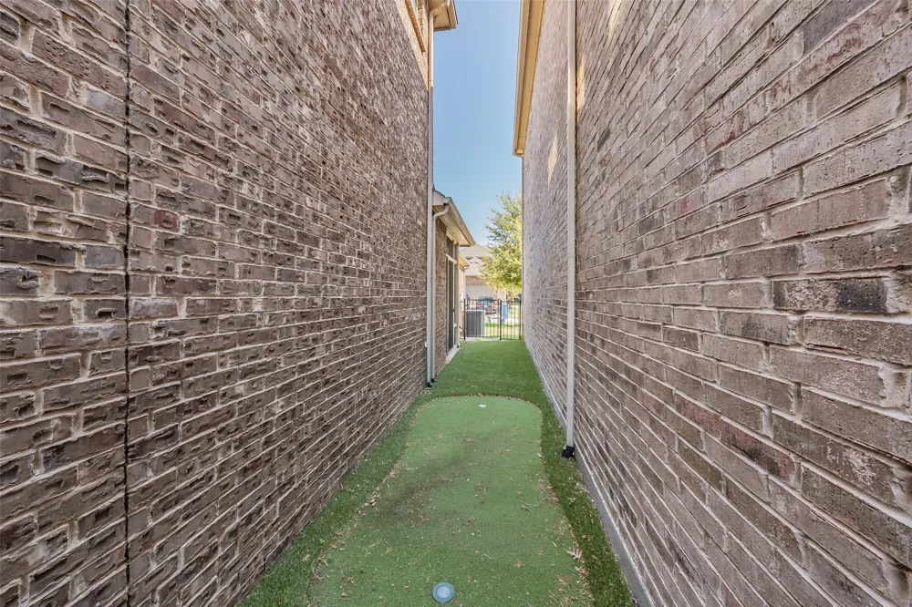 7513 Sunset Boulevard Rowlett, TX 75088