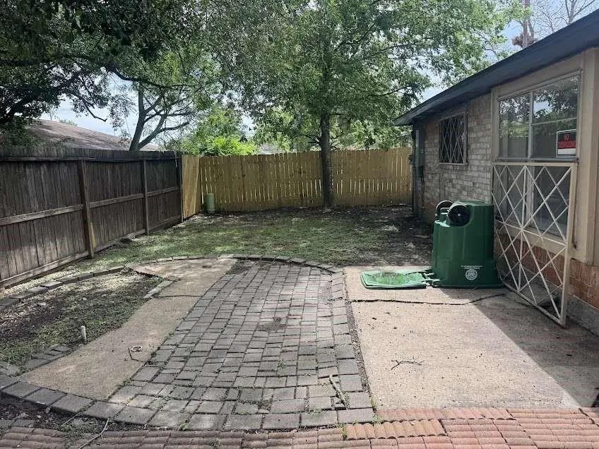 4931 E Ridge Creek Drive Houston, TX 77053