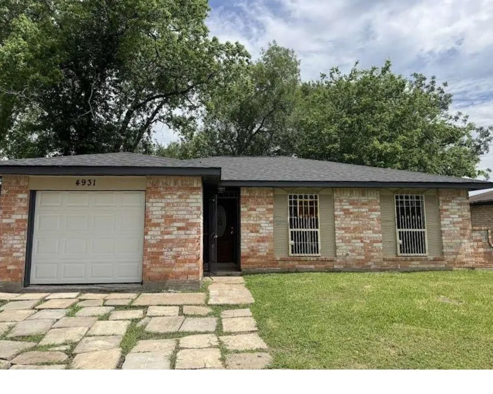 4931 E Ridge Creek Drive Houston, TX 77053