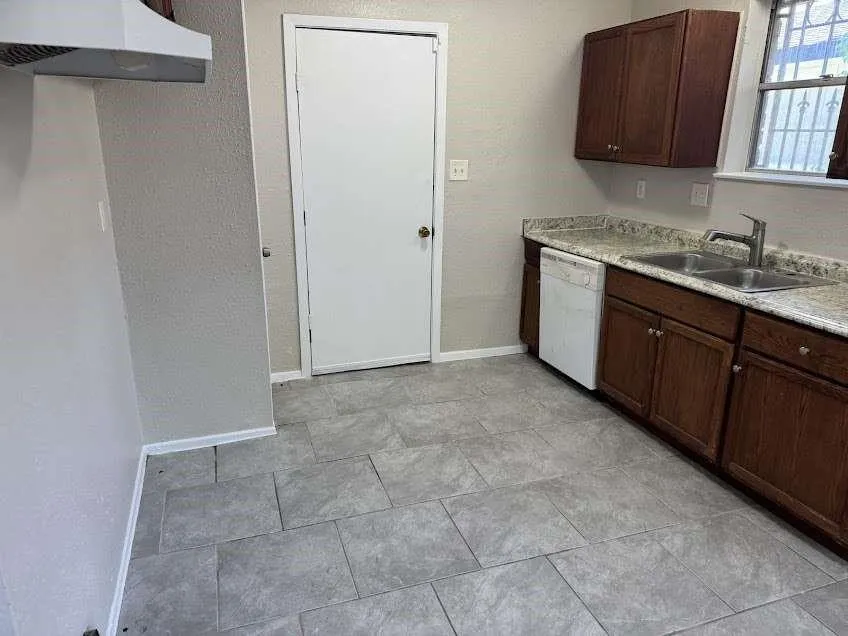 4931 E Ridge Creek Drive Houston, TX 77053