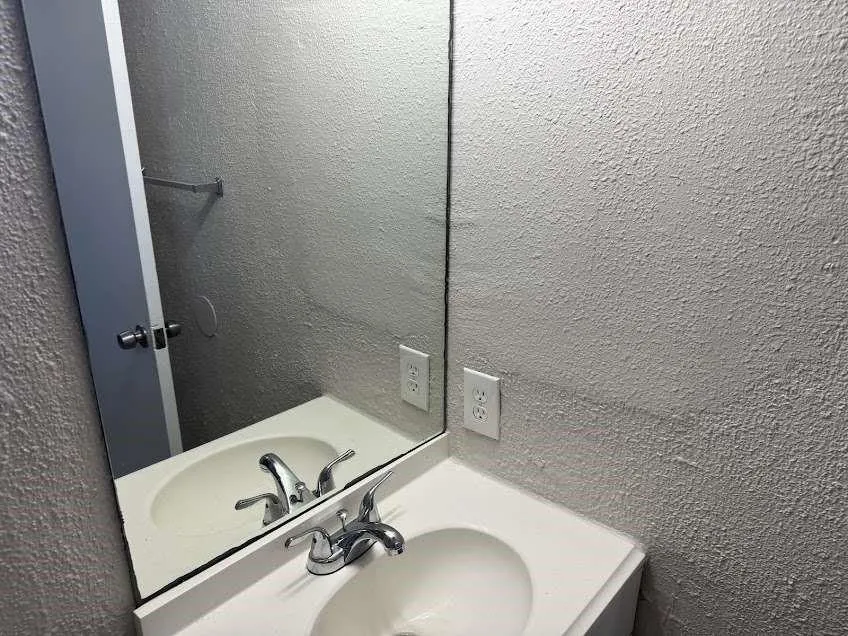 4931 E Ridge Creek Drive Houston, TX 77053