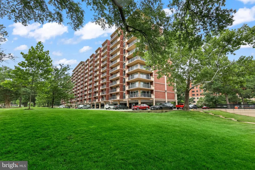 1300 ARMY NAVY DRIVE #320 Arlington, VA 22202