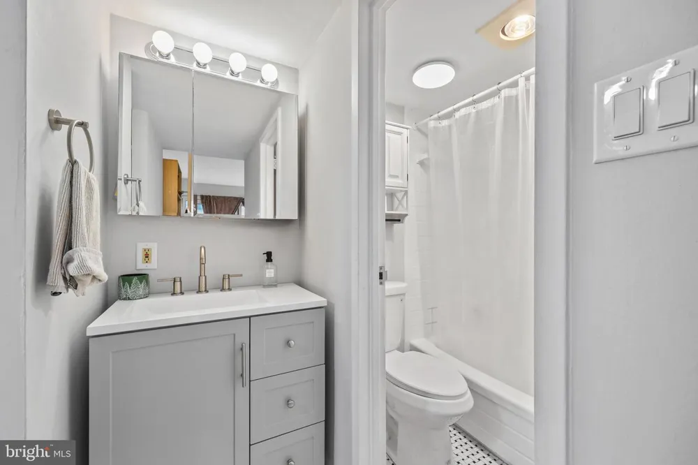 1300 ARMY NAVY DRIVE #320 Arlington, VA 22202