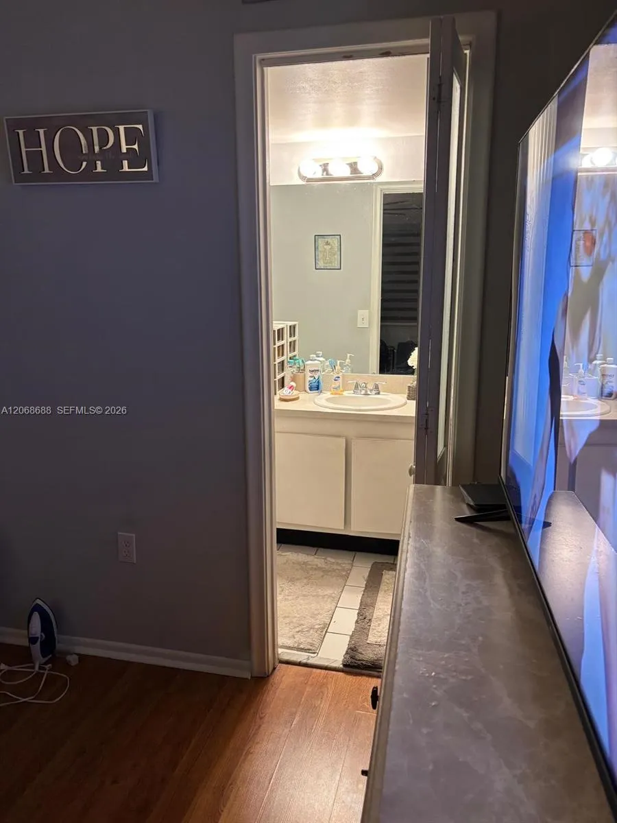 9218 NW 1 ST #202 Pembroke Pines, FL 33024