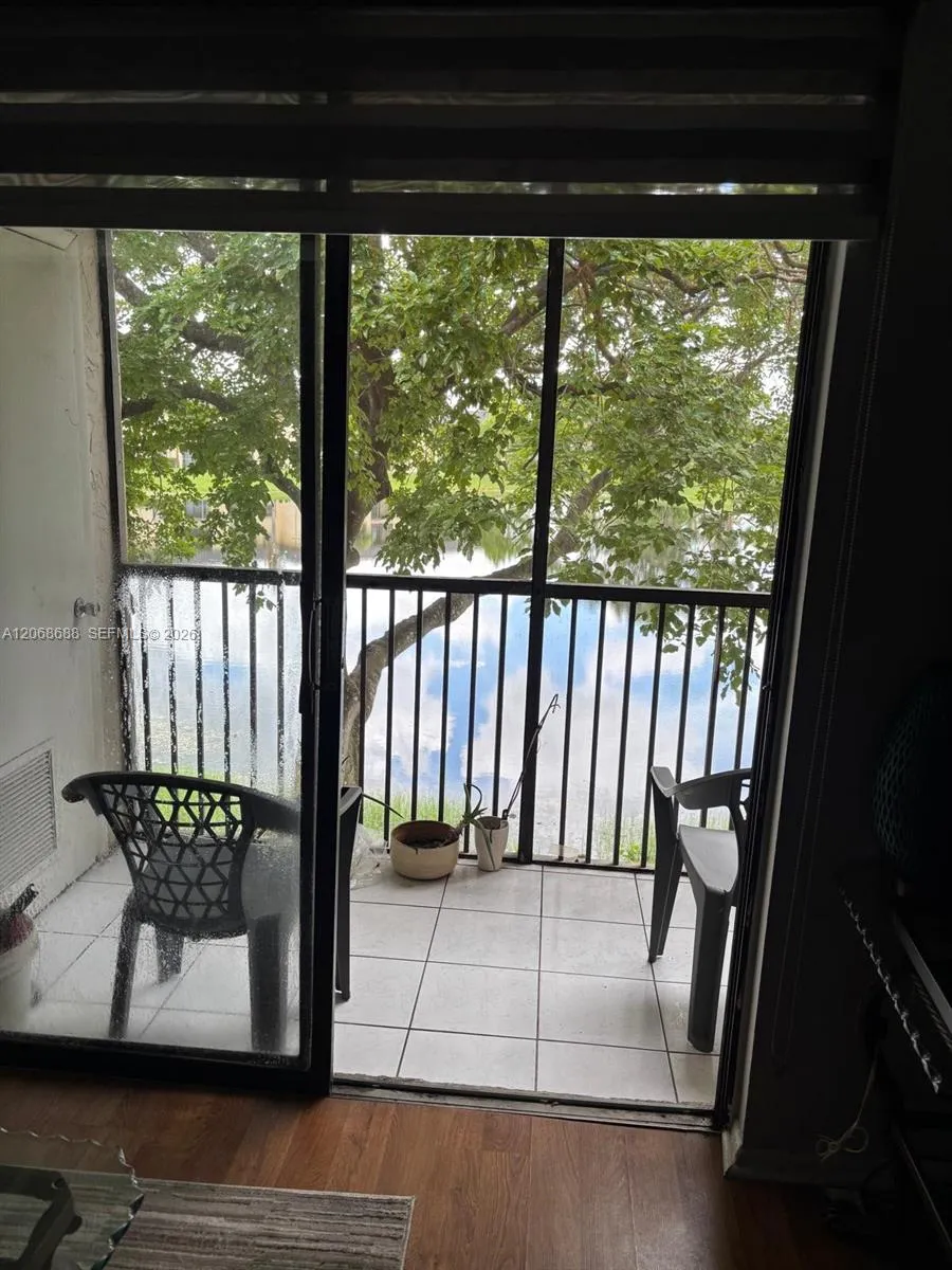 9218 NW 1 ST #202 Pembroke Pines, FL 33024