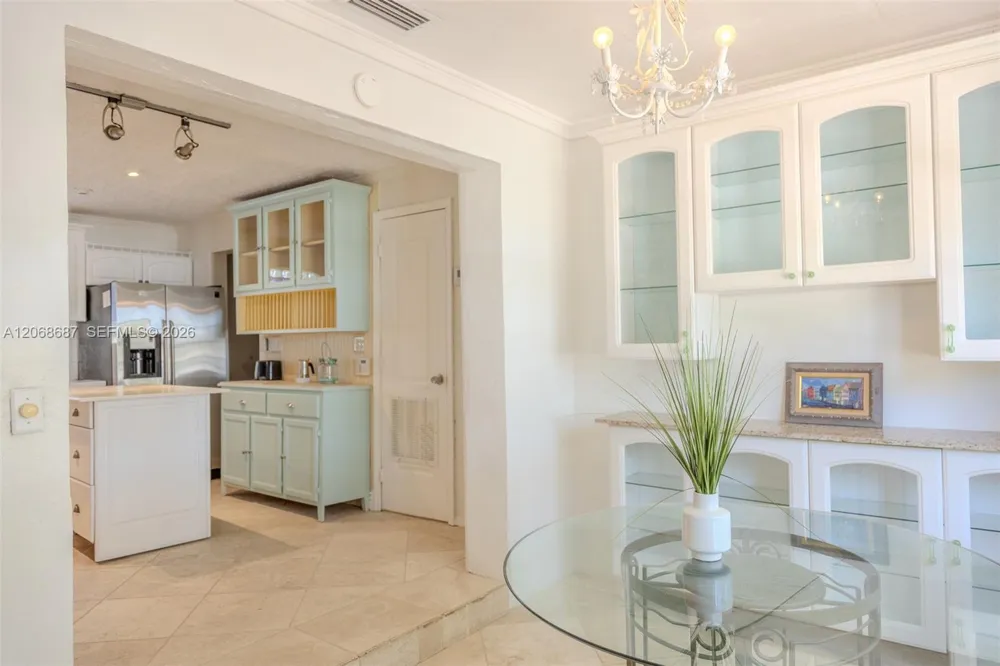 729 NE 2nd Ct #729 Hallandale Beach, FL 33009