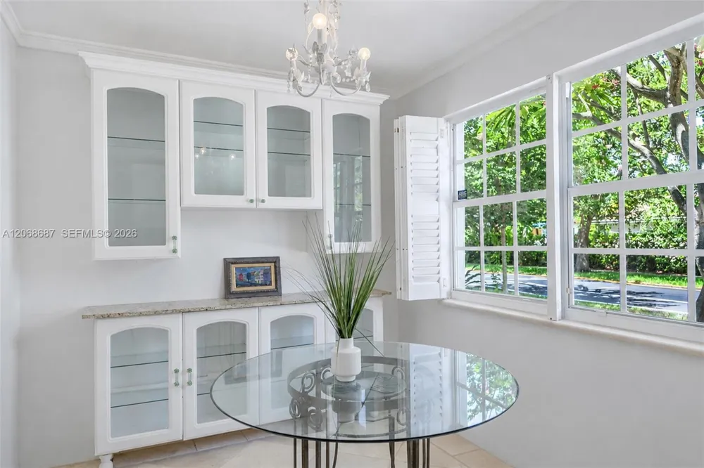 729 NE 2nd Ct #729 Hallandale Beach, FL 33009
