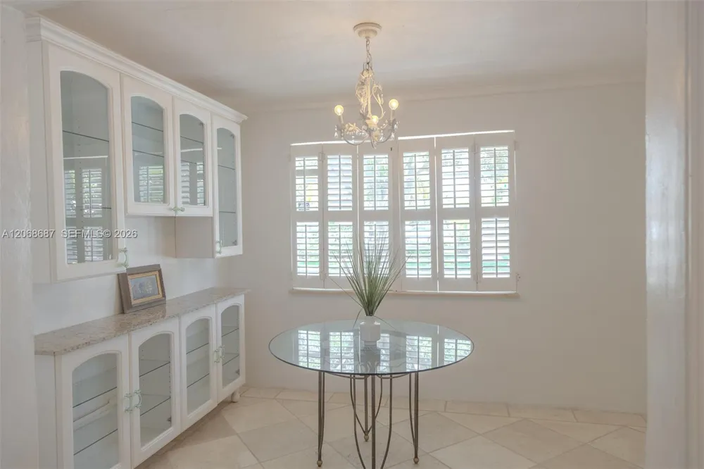 729 NE 2nd Ct #729 Hallandale Beach, FL 33009