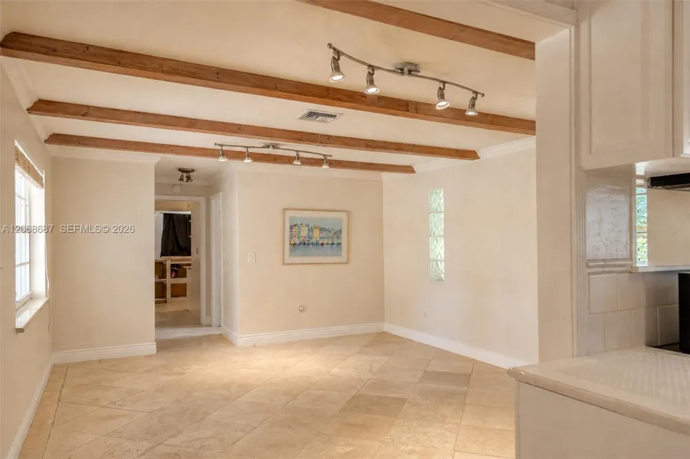 729 NE 2nd Ct #729 Hallandale Beach, FL 33009