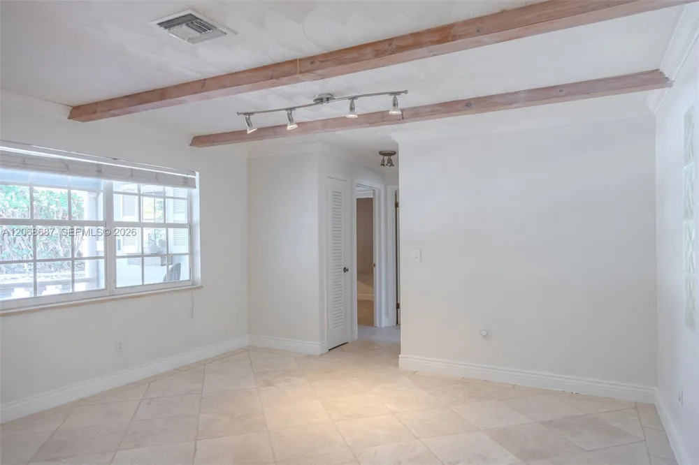 729 NE 2nd Ct #729 Hallandale Beach, FL 33009