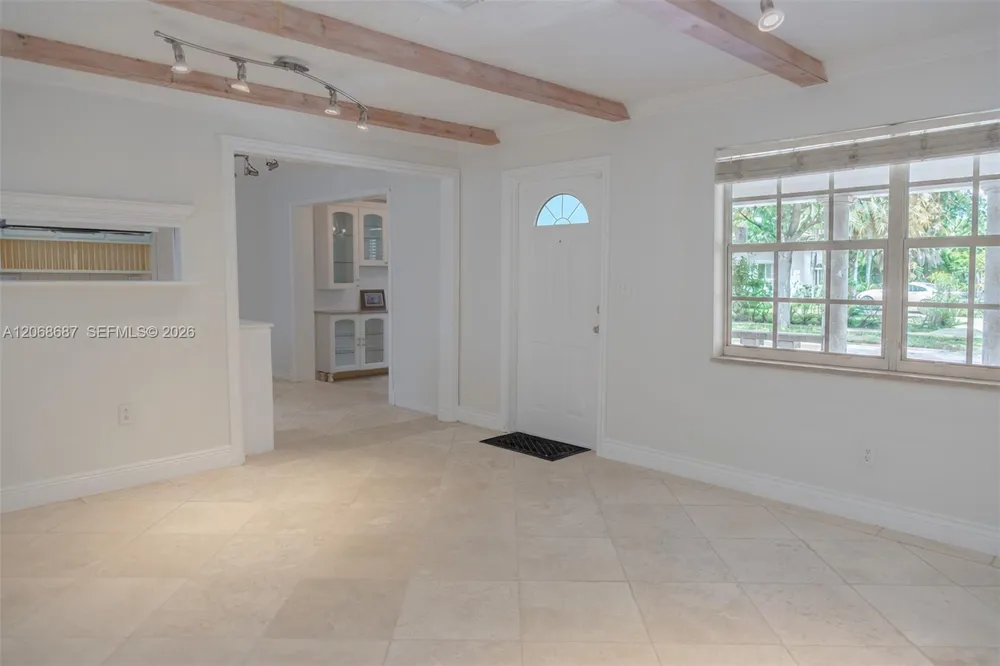 729 NE 2nd Ct #729 Hallandale Beach, FL 33009