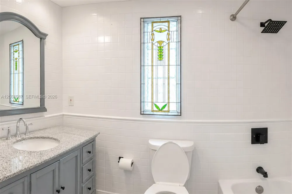 729 NE 2nd Ct #729 Hallandale Beach, FL 33009
