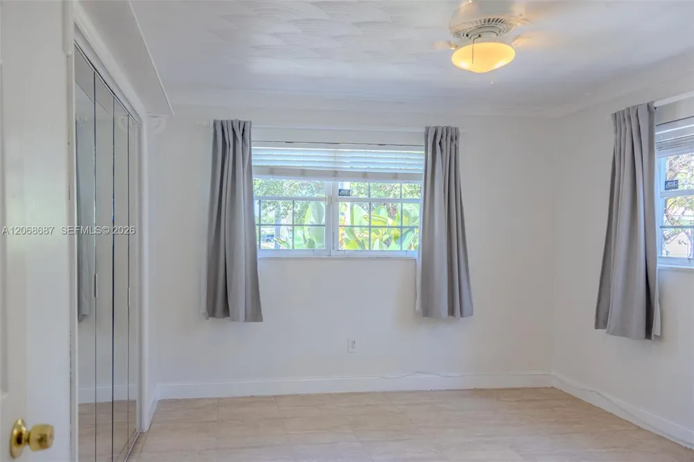 729 NE 2nd Ct #729 Hallandale Beach, FL 33009
