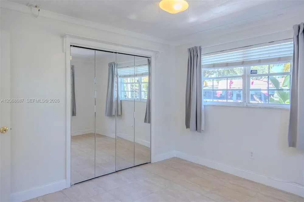 729 NE 2nd Ct #729 Hallandale Beach, FL 33009