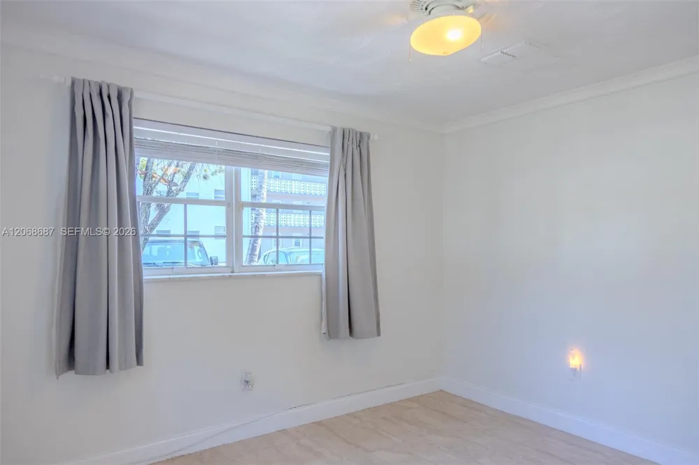 729 NE 2nd Ct #729 Hallandale Beach, FL 33009