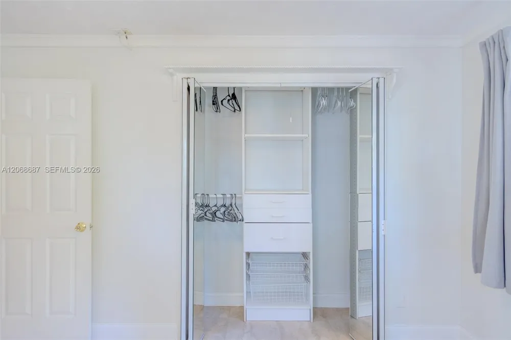 729 NE 2nd Ct #729 Hallandale Beach, FL 33009