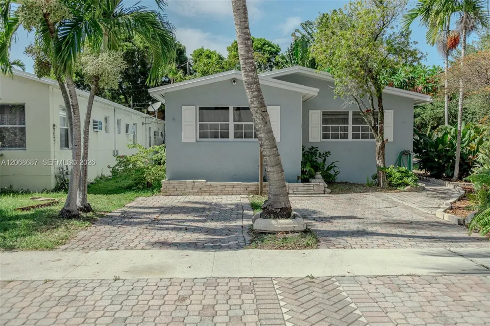 729 NE 2nd Ct #729 Hallandale Beach, FL 33009
