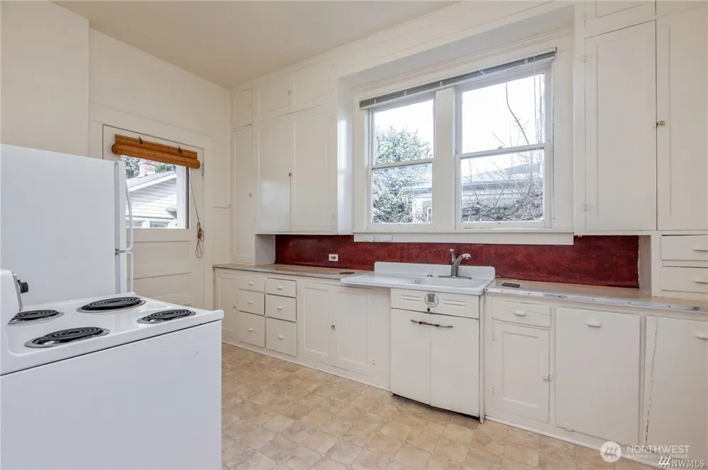 1714 Colby Avenue #2 Everett, WA 98201